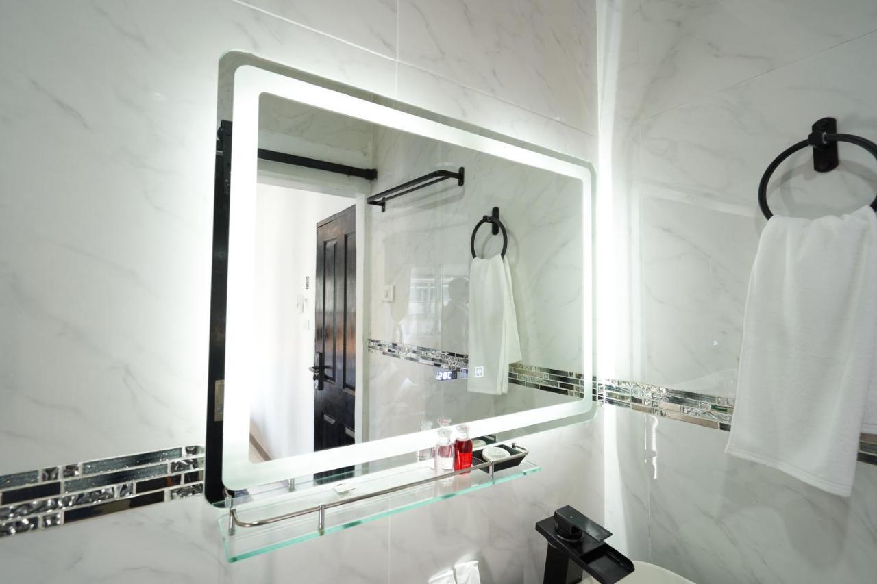 Thonglor Suites Hotel بانكوك المظهر الخارجي الصورة