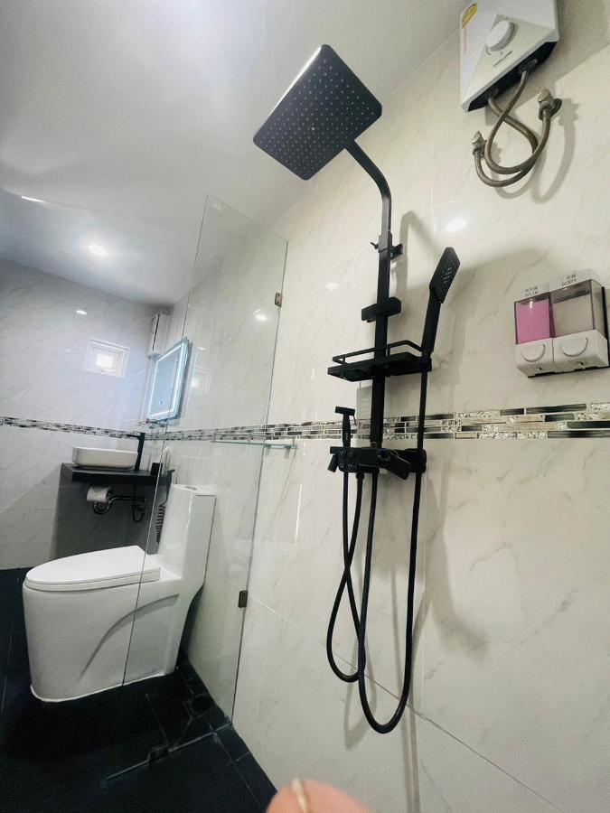 Thonglor Suites Hotel بانكوك المظهر الخارجي الصورة