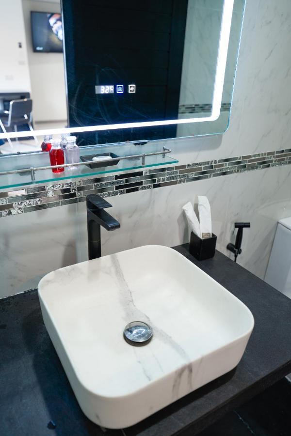 Thonglor Suites Hotel بانكوك المظهر الخارجي الصورة
